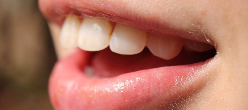 Egyszerű tippek a szájszag leküzdéséhez | parodontax